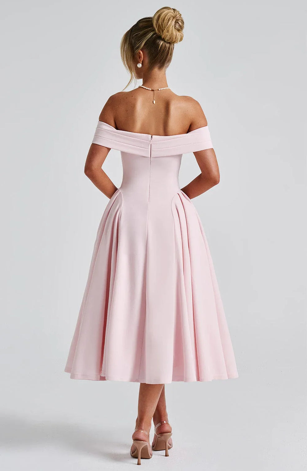 BÉLLEBOUTIQUE Elegant Mini Dress