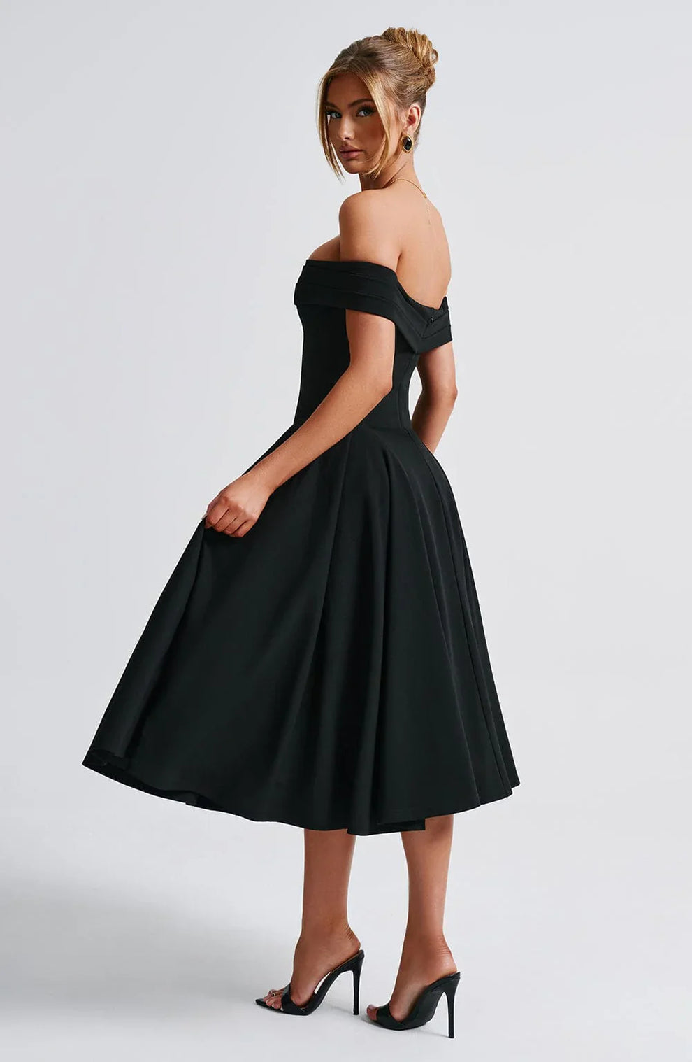 BÉLLEBOUTIQUE Elegant Mini Dress