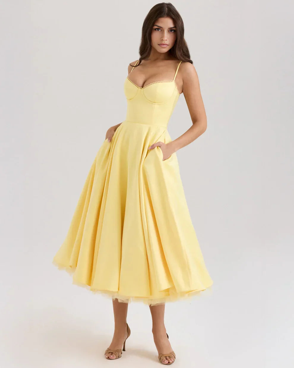 BÉLLEBOUTIQUE Arela Midi Dress