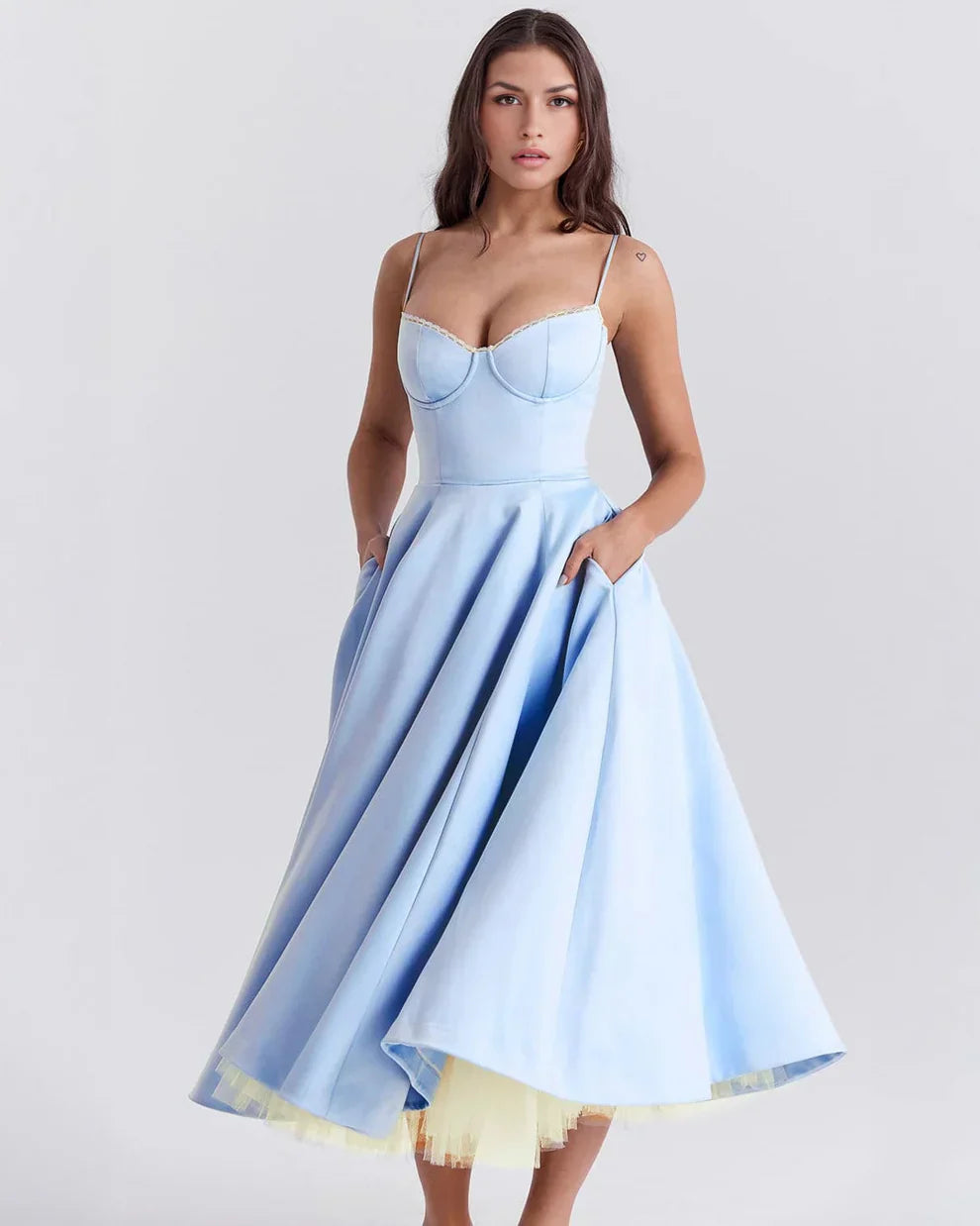 BÉLLEBOUTIQUE Arela Midi Dress