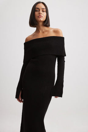 Geripptes Off-Shoulder Kleid