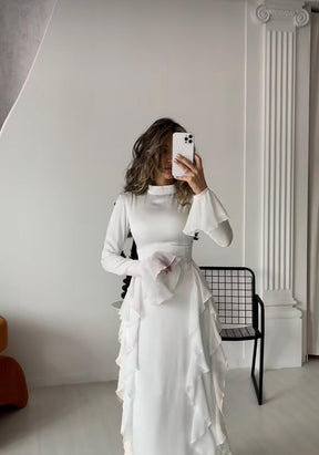 Kleid mit hohem Kragen